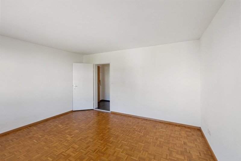 Photo 8 de Gustackerstrasse 2, Bottmingen