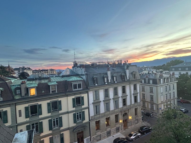 Foto 2 di Geneve