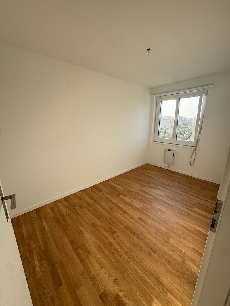 Foto 5 di Überlandstrasse 327, Zürich