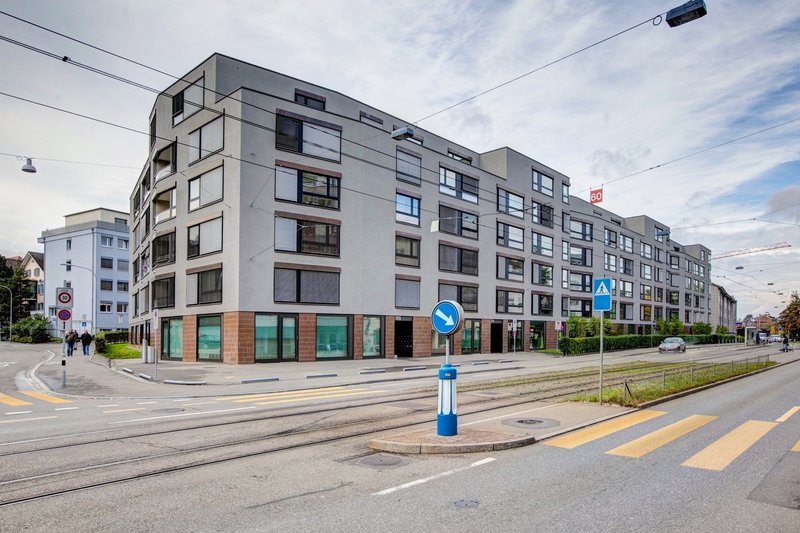 Foto 2 di Badenerstrasse 709, Zurich