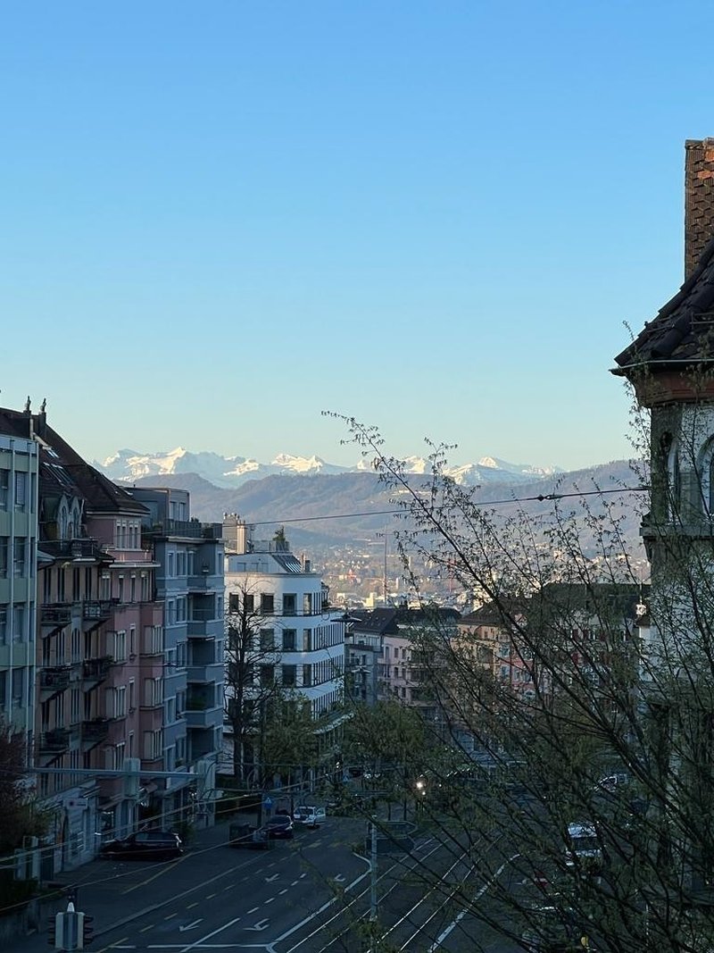 Photo 2 de Schaffhauserplatz, Zurich