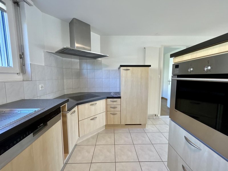Photo 2 de Wihaldenstrasse 9, Hinwil