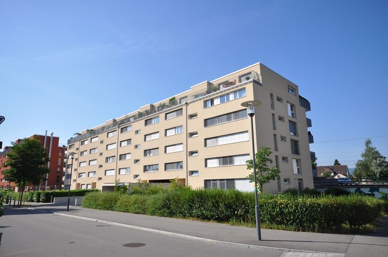Photo 1 of Uster