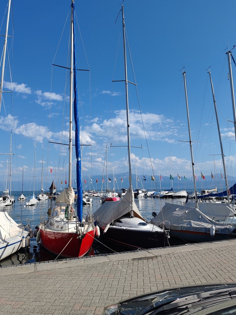 Photo 2 of Morges