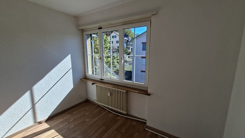 Photo 1 of Uster